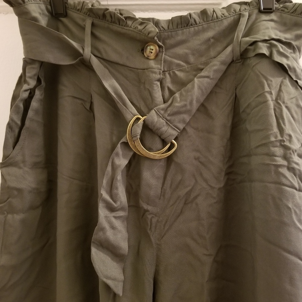 Capris - Picture 3 of 3